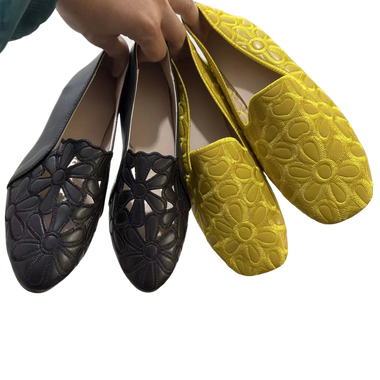 New Beaded Flat Casual Shoes Wide Size Square Toe Slip-On Soft Sole Comfortable Women Shoes Simple Elderly Mother Daily Loafers