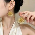 Exquisite Butterfly Flower Pendant Earrings Golden Vintage Earring Fashion Wedding Party Jewelry Accessories