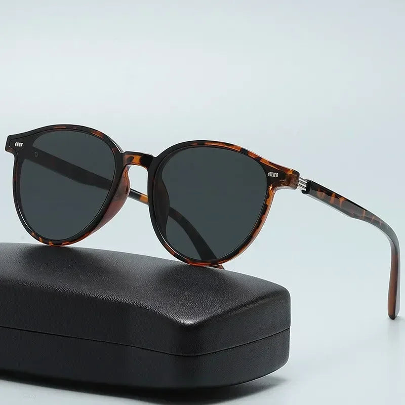 New Small Oval Women's Sunglasses Fashion Brand Women Casual Glasses Vintage Men Outdoor Sunshade Goggles UV400 Oculos De Sol