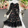 Retro Floral V-neck Waist Cinching Slimming Lace Patchwork Pleated Dress with Fashionable Stylish Colors Large Swing Long Skirt