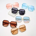 Vintage Oversized Square Sunglasses 2025 Women Fashion Gradient Outdoor Shades Retro Female Luxury Brand Design Eyewear