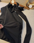 A Black One-Shoulder Halter-Neck Dress with a Bow, Pleated and Fitted Short Dress, Perfect for Everyday Outings and Attracting Attention, a Sexy Little Black Dress for Dates