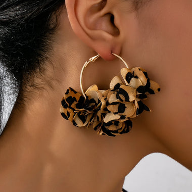 Black Friday: a Pair of Fashionable Hoop Earrings for Women, Elegant Floral Fabric Earrings, Suitable for Women's Daily Wear, Parties, and Holiday Gifts