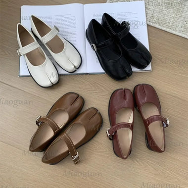Spring Autumn Women Flat Shoes Fashion Split Toe Flat Heel Loafers Shoes Shallow Soft Leather Casual Outdoor Mary Jane Shoes