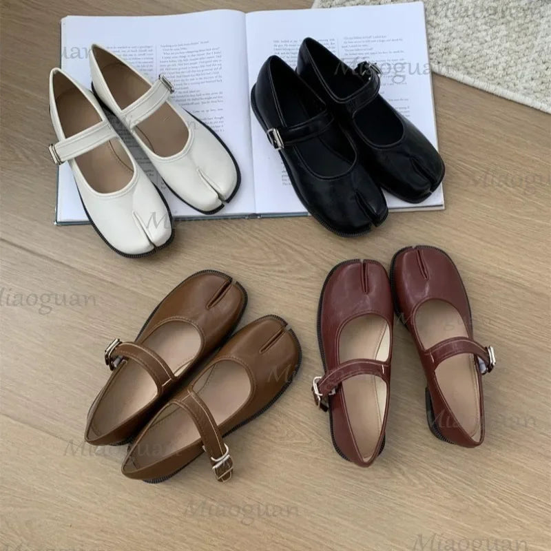 Spring Autumn Women Flat Shoes Fashion Split Toe Flat Heel Loafers Shoes Shallow Soft Leather Casual Outdoor Mary Jane Shoes