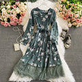 Retro Floral V-neck Waist Cinching Slimming Lace Patchwork Pleated Dress with Fashionable Stylish Colors Large Swing Long Skirt
