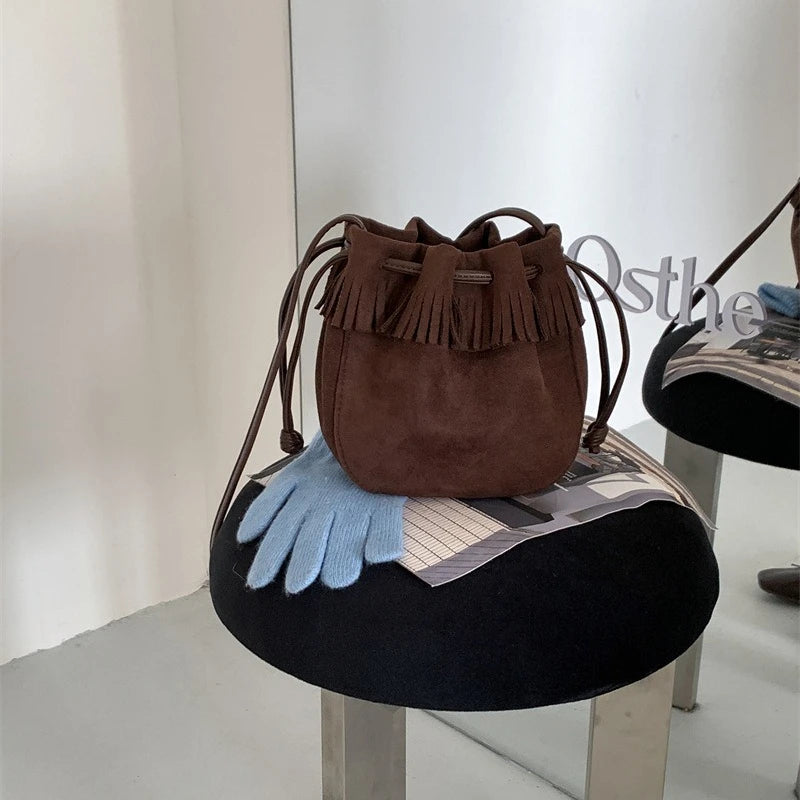 Korean Style Leopard Shoulder Bag for Women New Niche Tassel Faux Suede Bucket Bag Casual Lightweight Drawstring Crossbody Bag