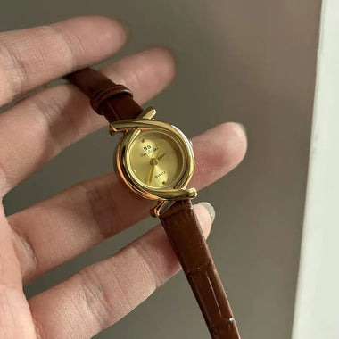 NEW Elegant Woman Small Gold Watches Retro Literary Small Dial Women's Bracelet Cowhide Strap Simple Quartz Ladies Watch