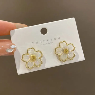 Simple White Color Flower Stud Earrings For Women Brincos Feminino Fashion  Rhinestone Jewelry Girl Gift